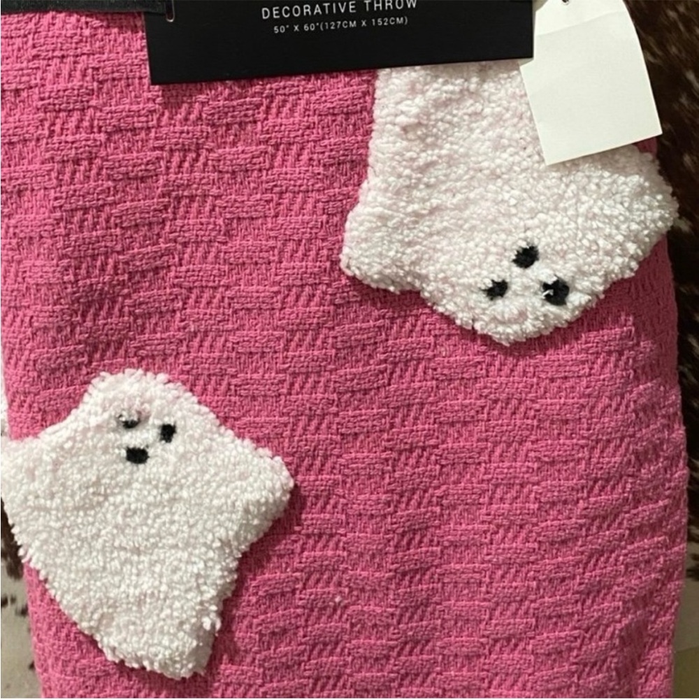 Rachel Zoe Pink Viral Ghost Throw - Picture 4 of 4